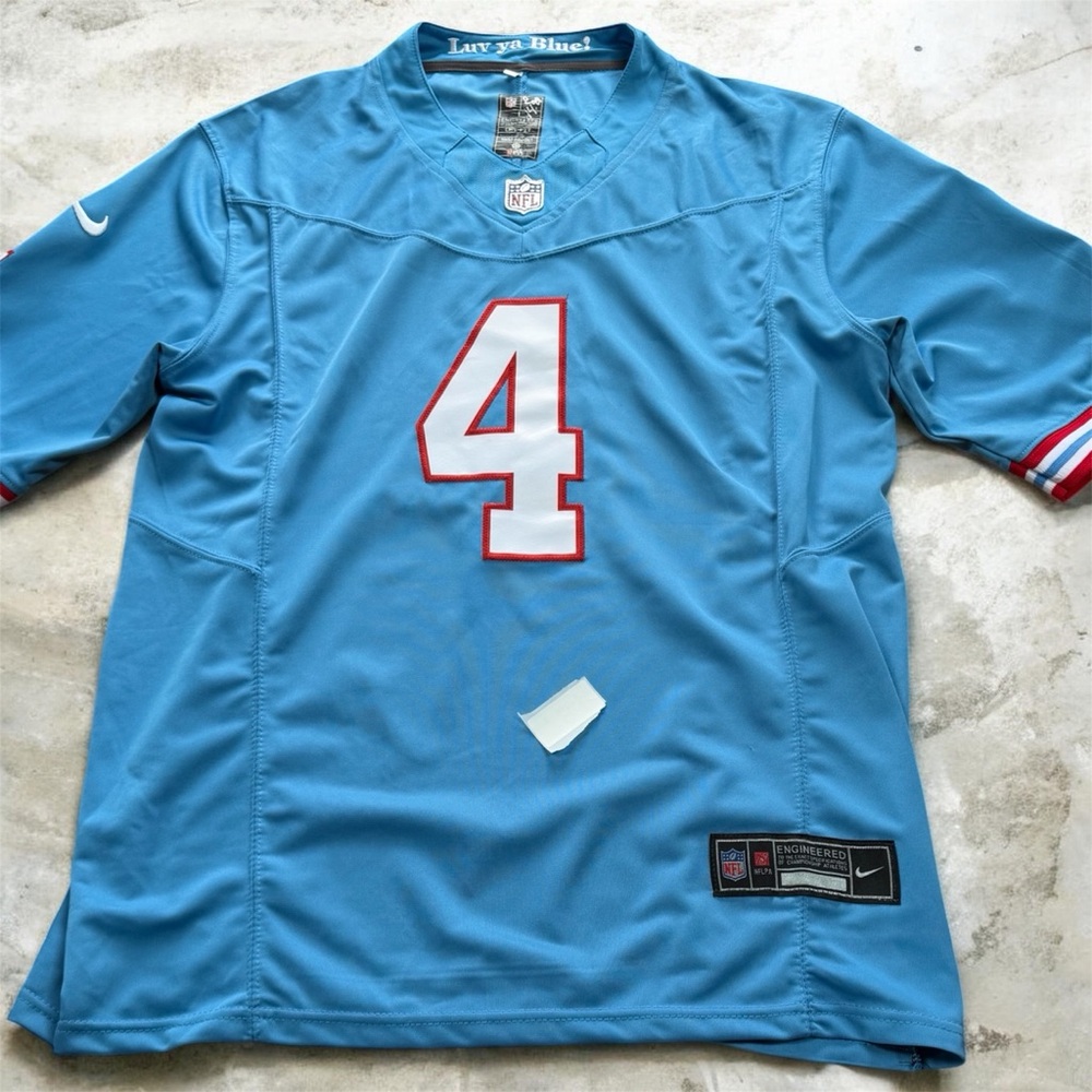 Titans team jersey.  Size Large.  Great condition.